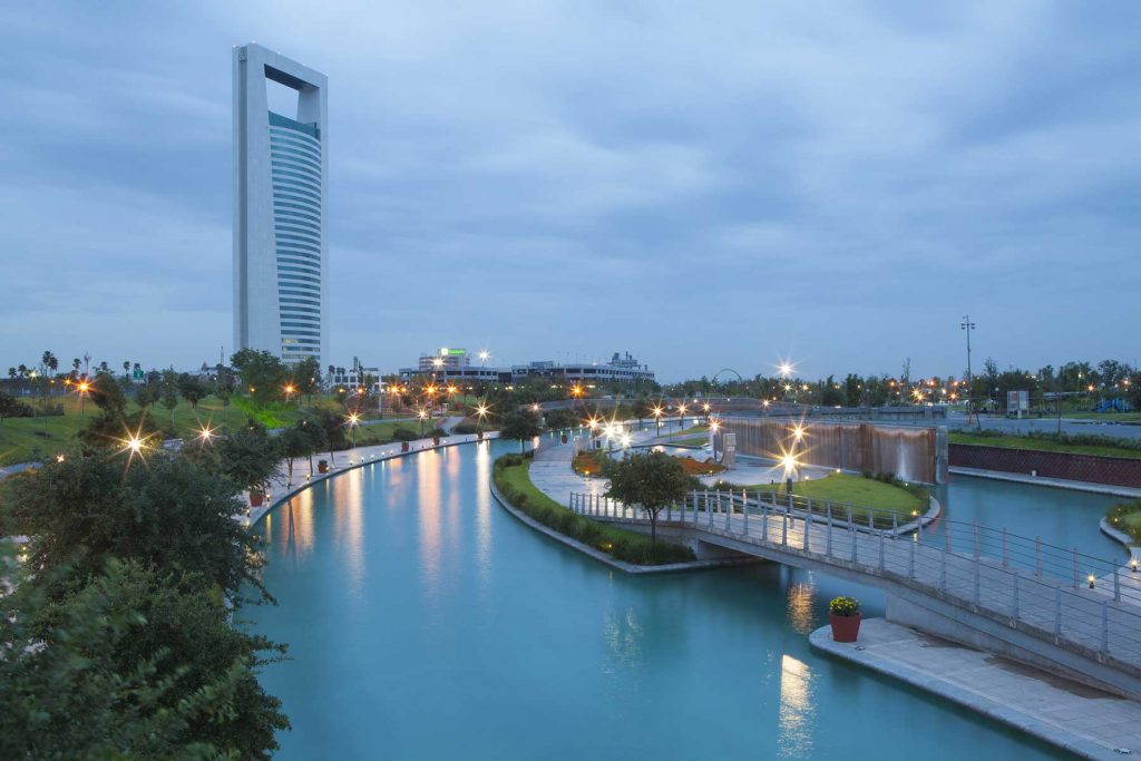 Paseo de Santa Lucia en Monterrey Nuevo León
