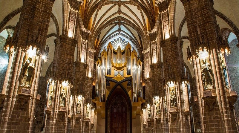 Interior del Santuario Guadalupano de Zamora