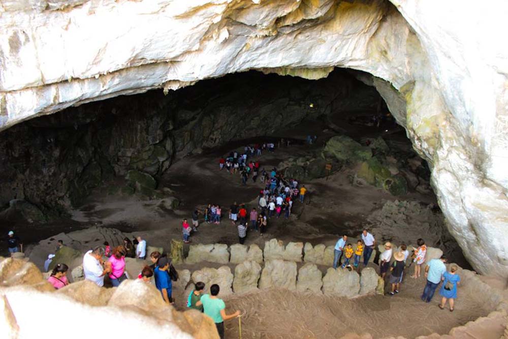 Entrada a las grutas