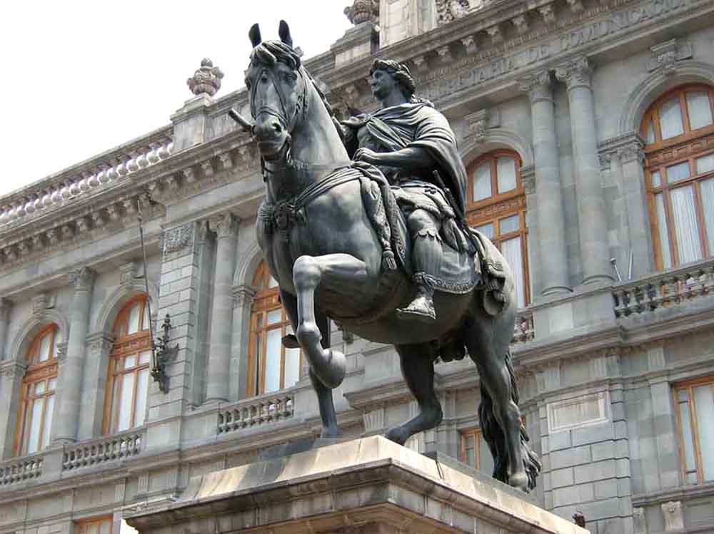 escultura de el caballito