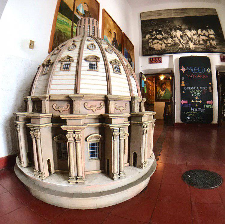 Entrada al Museo de arte Huichol